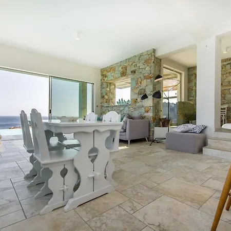 Aeonia Villa Caristo